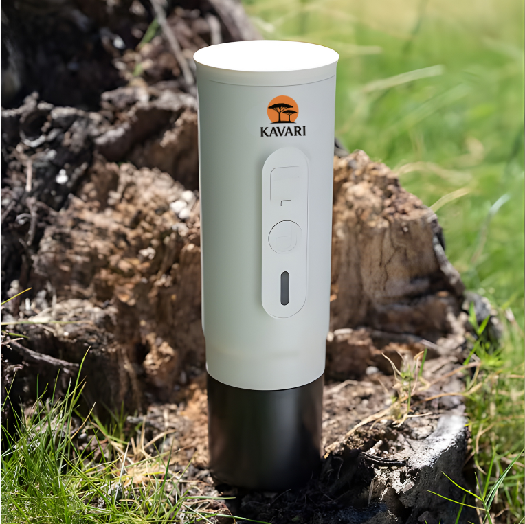 Machine à café portable Kavari en pleine nature lors d'une randonnée